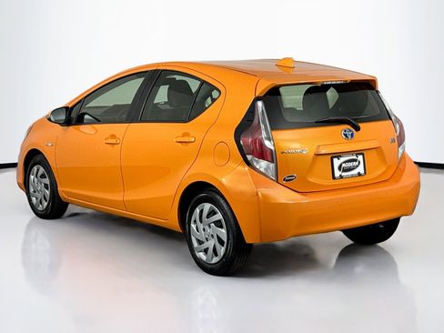 Used 2015 Toyota Prius C Two image 9