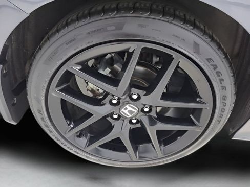 Used 2023 Honda Civic Sport image 8