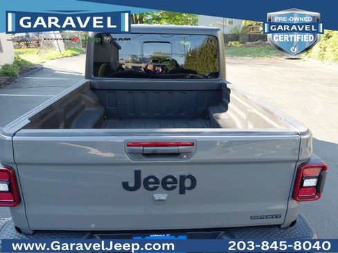 Used 2021 Jeep Gladiator Sport AWD/4WD image 32