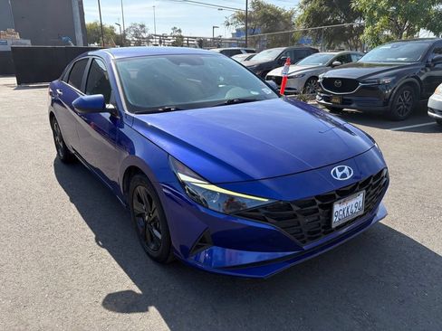 Used 2023 Hyundai Elantra SEL FWD image 5
