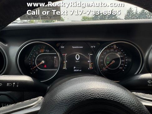 Used 2022 Jeep Wrangler Unlimited Sport AWD/4WD image 36