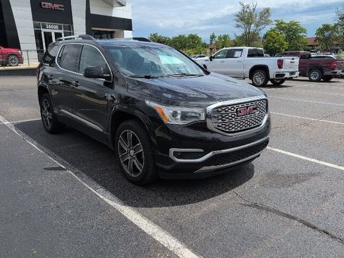 Used 2018 GMC Acadia Denali AWD/4WD image 3