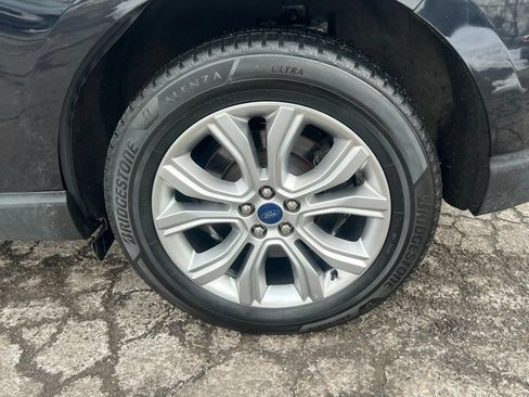 Used 2022 Ford Edge Titanium AWD/4WD image 12