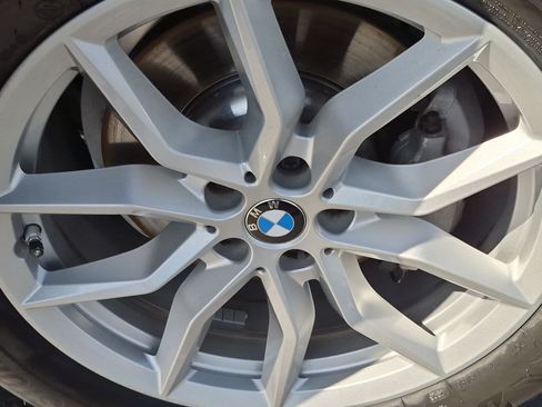 Used 2019 BMW X5 xDrive40i w/ Parking Assistance Package AWD/4WD image 13