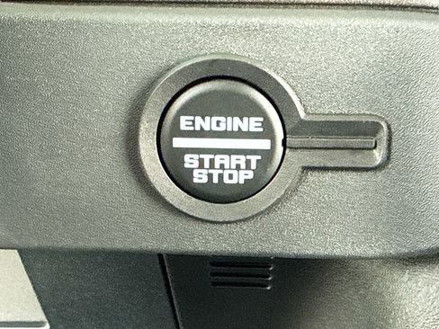 New 2026 Ford Bronco Badlands image 9