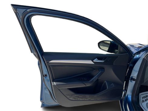 Used 2019 Volkswagen Jetta R-Line image 19