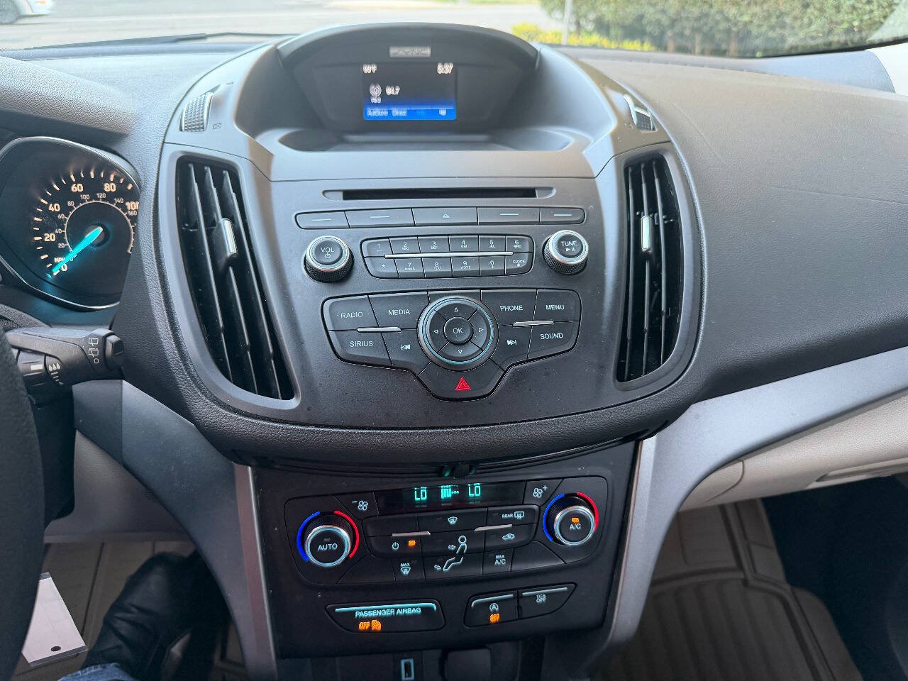 Used 2017 Ford Escape SE AWD/4WD image 32
