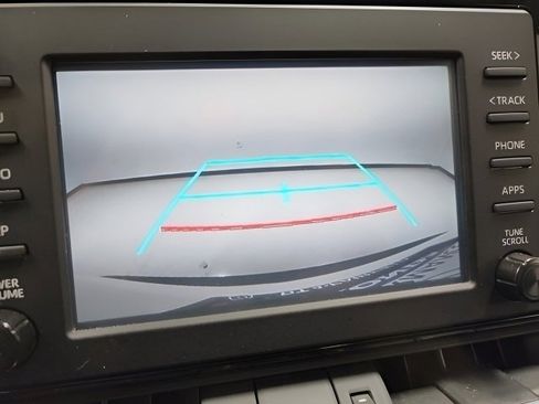 Used 2019 Toyota RAV4 XLE Premium image 3