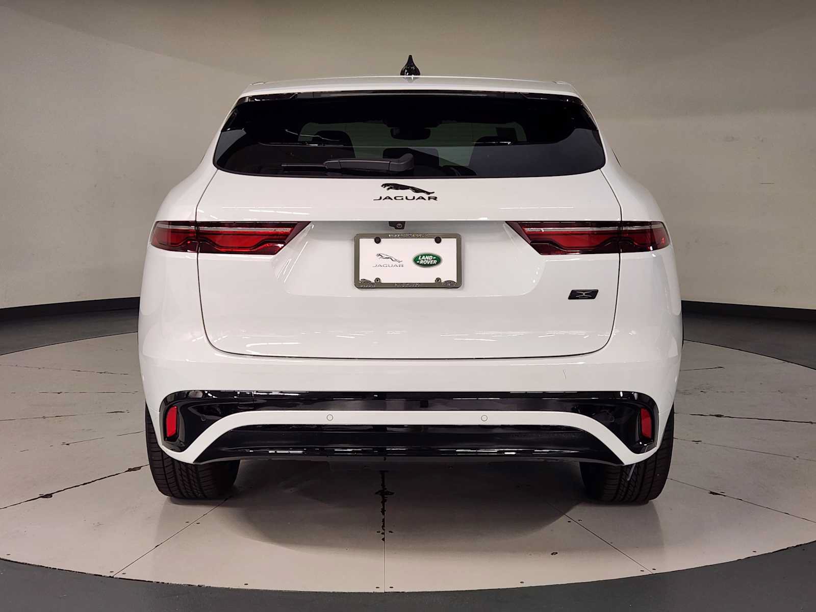 New 2026 Jaguar F-PACE R-Dynamic S AWD/4WD image 10