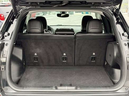 Used 2019 Jeep Cherokee Limited image 21