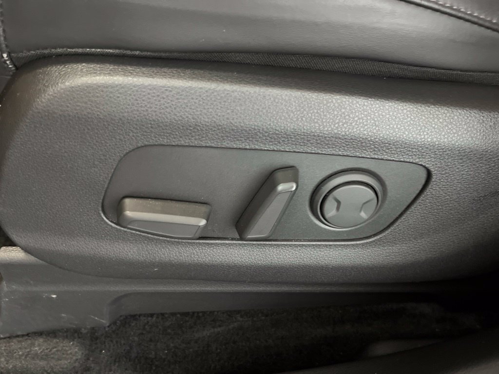 Used 2024 Kia Carnival LX FWD image 22