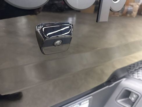 Used 2025 Jeep Gladiator Willys image 19