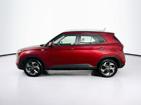 Used 2025 Hyundai Venue SEL FWD image 4