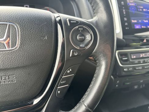 Used 2017 Honda Pilot Elite image 11