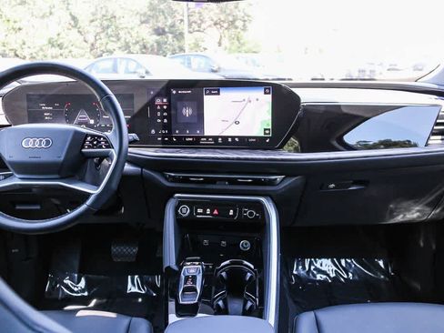 Used 2025 Audi Q5 Premium w/ Convenience Package AWD/4WD image 13