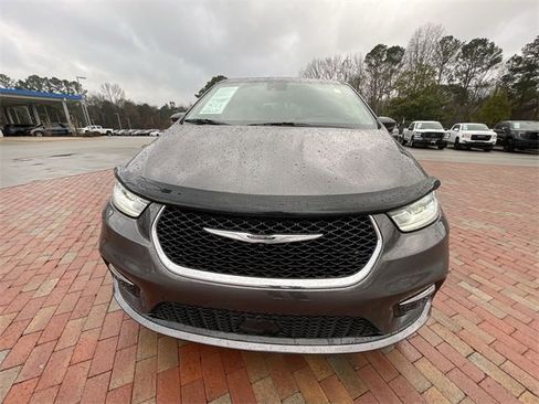 Used 2023 Chrysler Pacifica Touring-L image 26