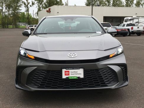 Used 2025 Toyota Camry SE AWD/4WD image 11