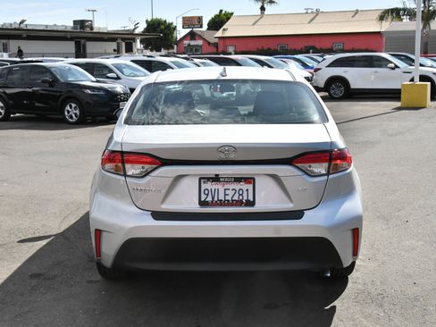 Used 2025 Toyota Corolla LE w/ LE Premium Package FWD image 7