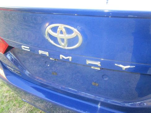 Used 2024 Toyota Camry SE image 11