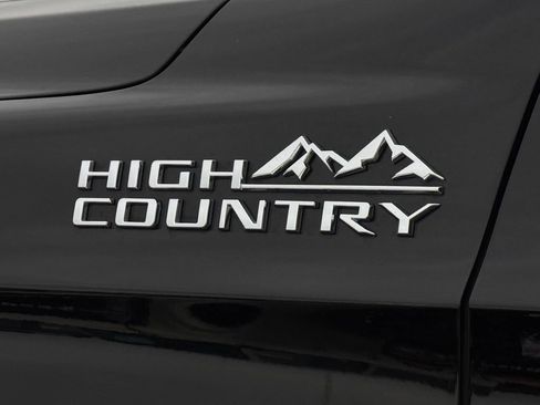 Used 2023 Chevrolet Tahoe High Country AWD/4WD image 10