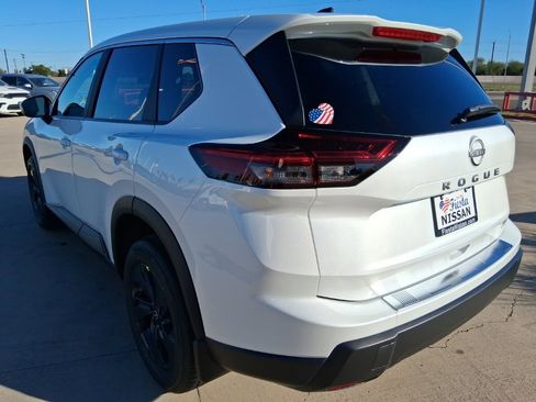 New 2026 Nissan Rogue SV image 4
