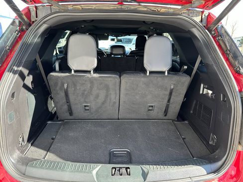 Used 2020 Ford Explorer XLT w/ Equipment Group 202A image 12