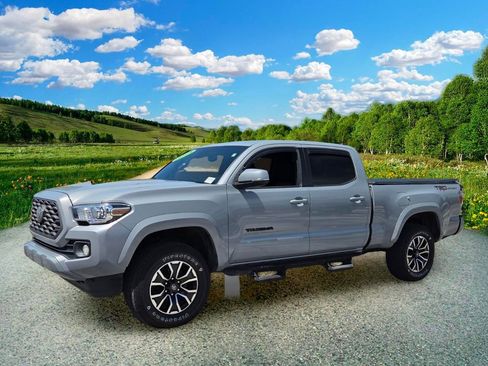 Used 2021 Toyota Tacoma TRD Sport RWD image 2