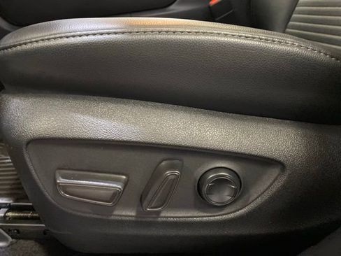 Certified 2023 Toyota Highlander XSE image 17