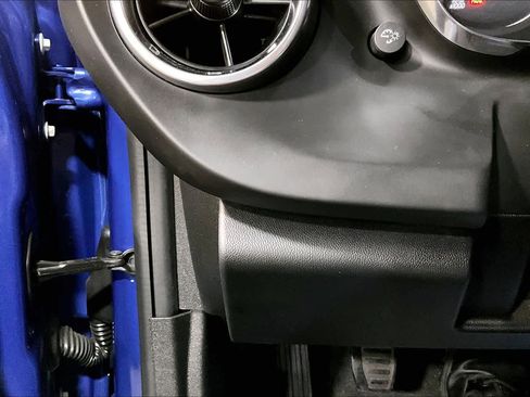 Used 2020 Chevrolet Camaro LT image 29