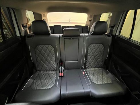 Used 2024 Volkswagen Atlas SEL Premium R-Line AWD/4WD image 27