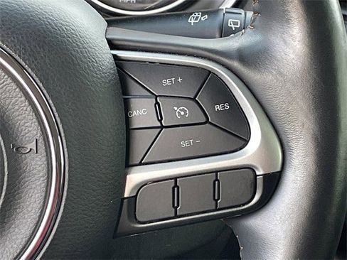 Used 2018 Jeep Compass Limited w/ Navigation Group image 15