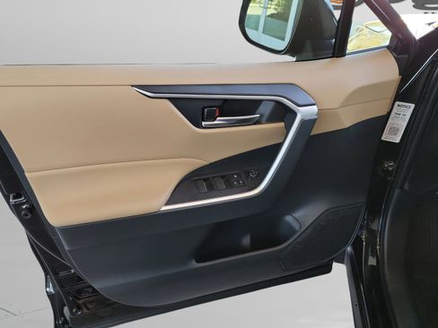 Certified 2025 Toyota RAV4 XLE image 6