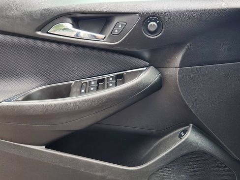 Used 2018 Chevrolet Cruze LT FWD image 14