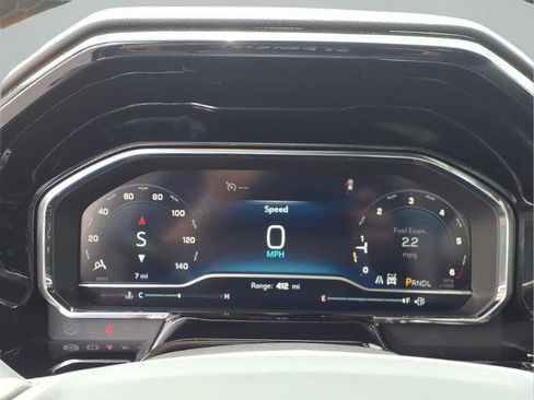 Used 2025 Chevrolet Silverado 1500 LT AWD/4WD image 17