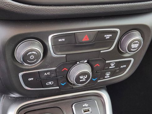 Used 2019 Jeep Compass Latitude w/ Popular Equipment Group image 21