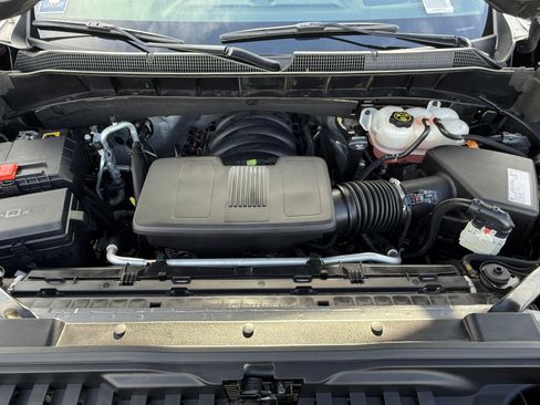 Used 2021 Chevrolet Silverado 1500 High Country w/ Technology Package image 32