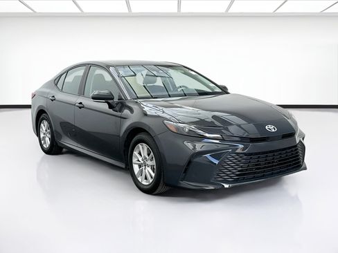 Used 2025 Toyota Camry LE FWD image 3