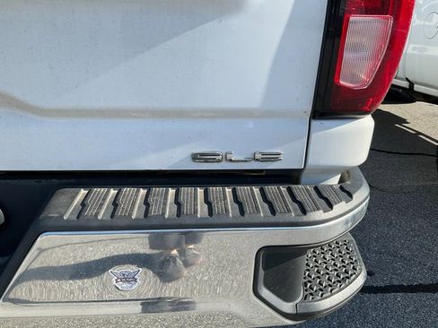 Used 2022 GMC Sierra 2500 SLE w/ SLE Convenience Package image 9