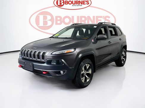 Used 2016 Jeep Cherokee Trailhawk w/ Comfort/Convenience Group AWD/4WD image 7