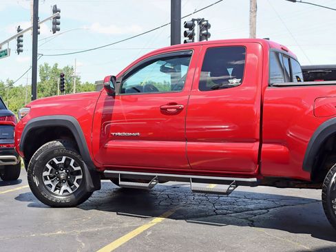 Used 2016 Toyota Tacoma TRD Sport AWD/4WD image 12