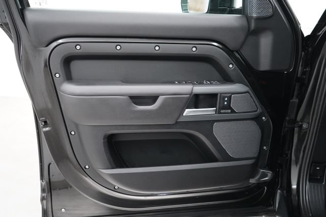 Used 2024 Land Rover Defender 110 X-Dynamic SE AWD/4WD image 9