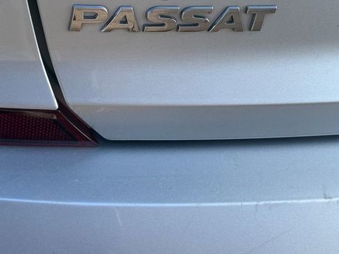 Used 2016 Volkswagen Passat 1.8T S image 9