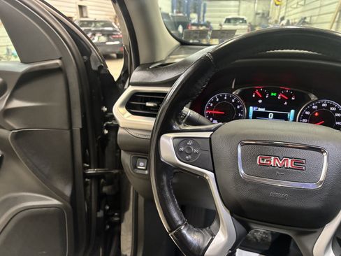 Used 2019 GMC Acadia SLT image 14