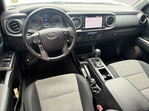 Used 2022 Toyota Tacoma TRD Off-Road image 15