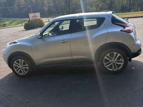 Used 2016 Nissan Juke S image 11