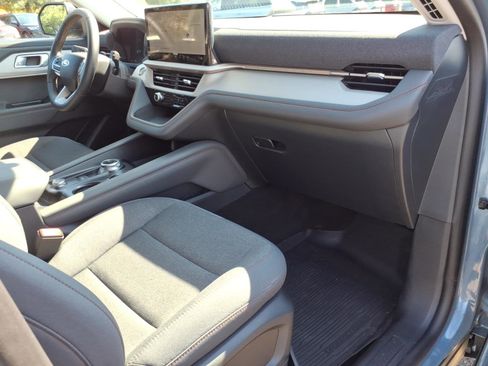 Used 2026 Ford Explorer Active image 8