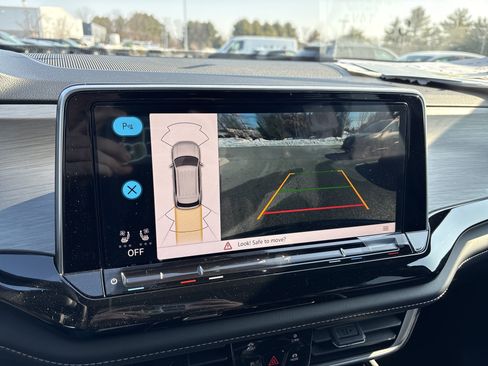 New 2026 Volkswagen Atlas Cross Sport SE image 29