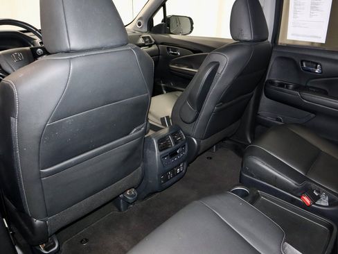 Used 2022 Honda Pilot Touring image 21