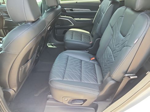 Certified 2025 Kia Telluride SX X-Line AWD/4WD image 17