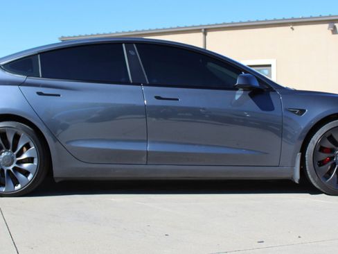 Used 2021 Tesla Model 3 Performance image 24